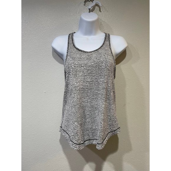 Lululemon tank top size 2 - Picture 1 of 9